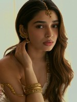 Heroine Krithi Shetty Pics